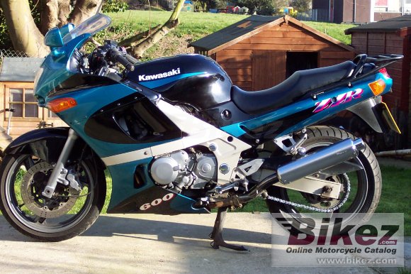 1993 kawasaki zzr 600 photo
